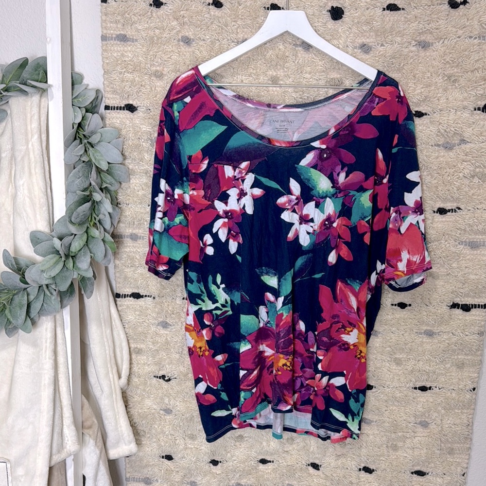 Lane Bryant Pink and Green floral Short Sleeve tee size 22/24